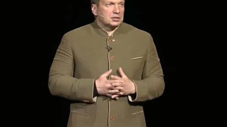 Телеведущий Соловьев: Донбассу никто ничего не обещал. Дай дерьма, дай ложку, научи жрать – это что-то новое. Видео