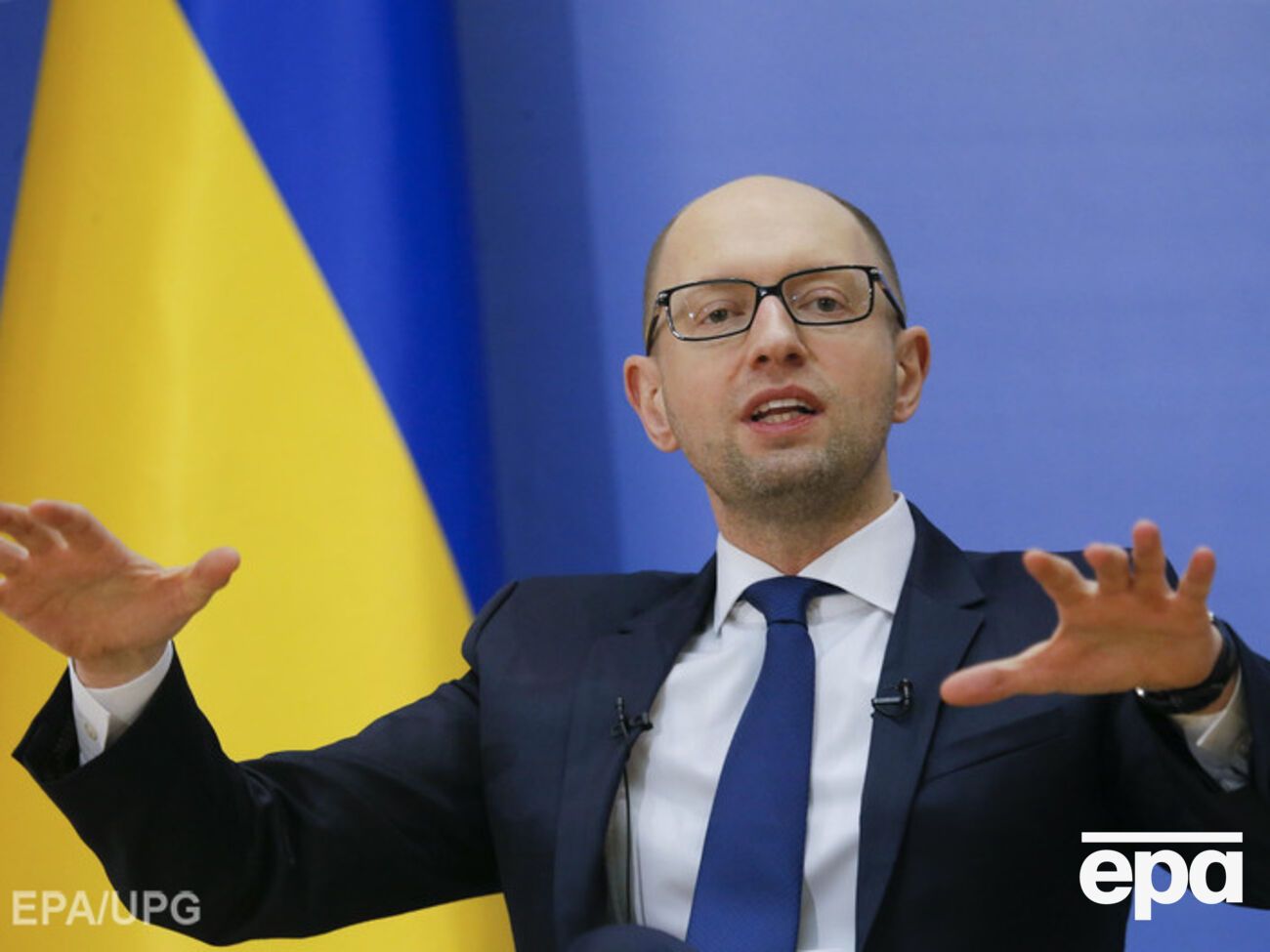 Яценюк сообщил, что Украина работает над замещением дорогих кредитов