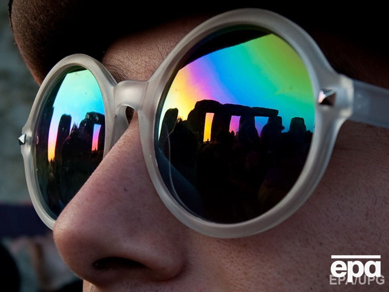 В Стоунхендже встретить день летнего солнцестояния собрались 23 тыс. человек