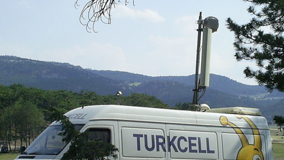 Турецкая компания хочет выкупить украинского мобильного оператора