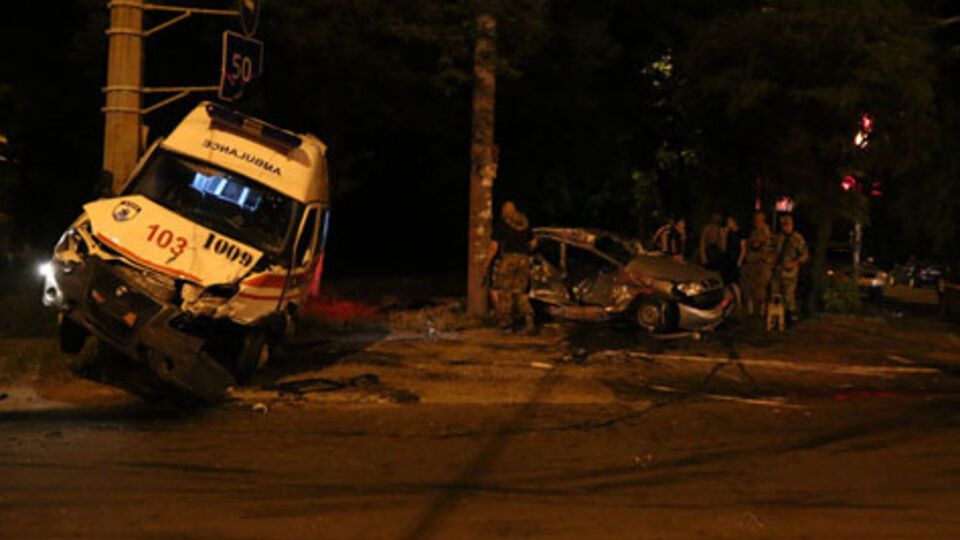 Последствия ДТП в Мариуполе