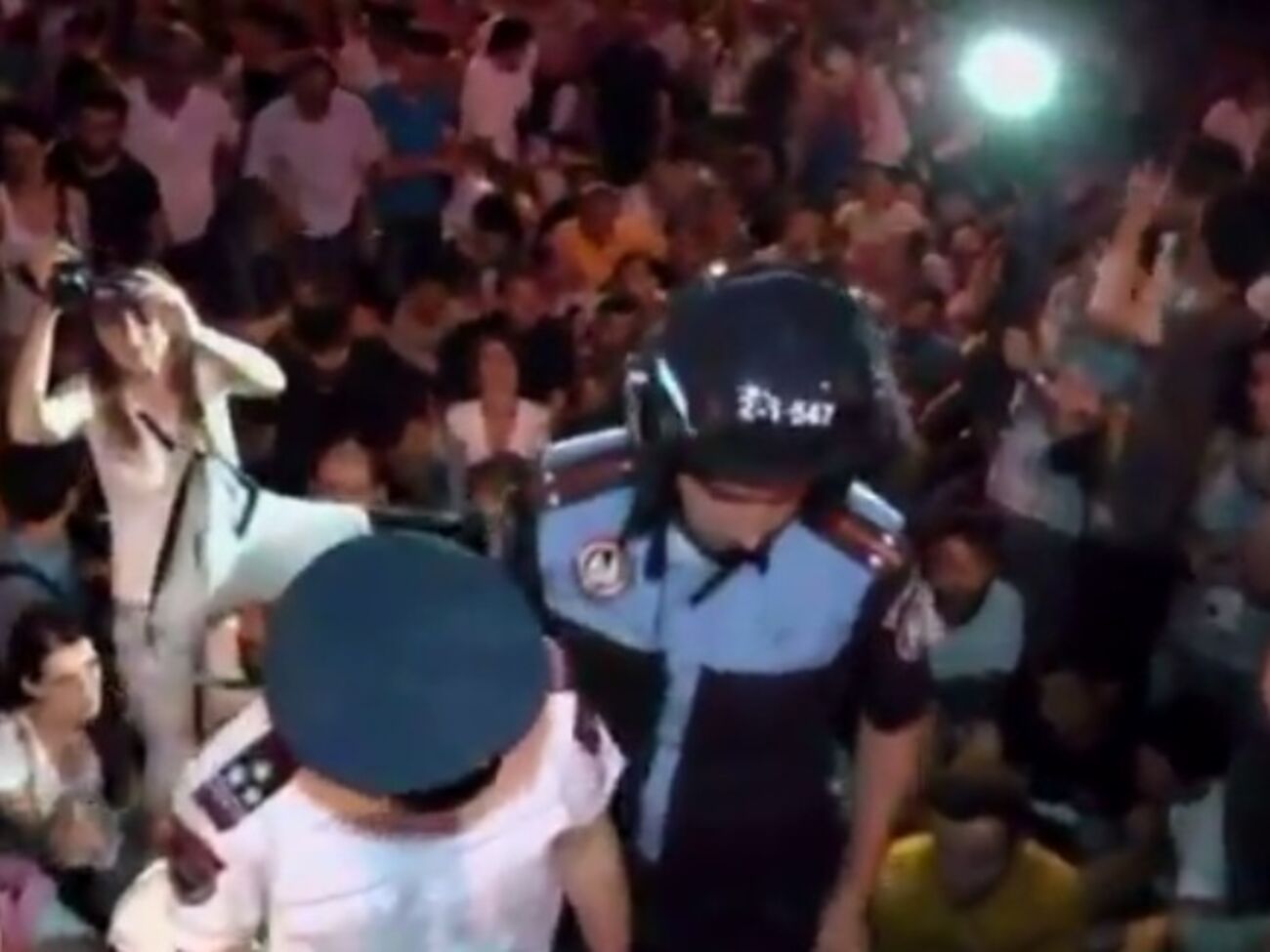 В Ереване массовые протесты против повышения тарифов