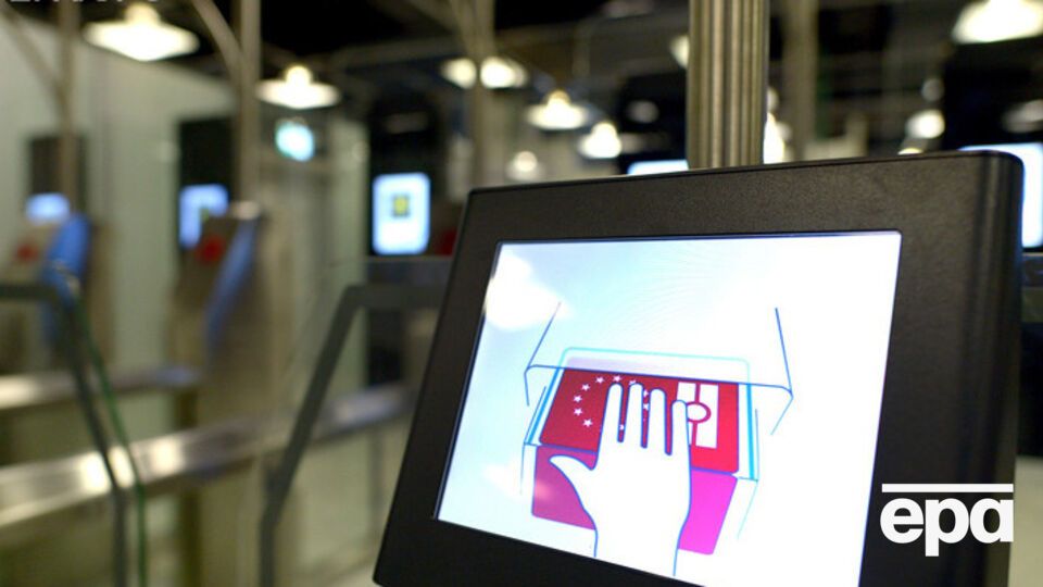 С завтрашнего дня для украинцев будут введены новые правила получения шенгенской визы