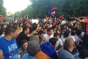 Полиция задержала более двух сотен протестующих