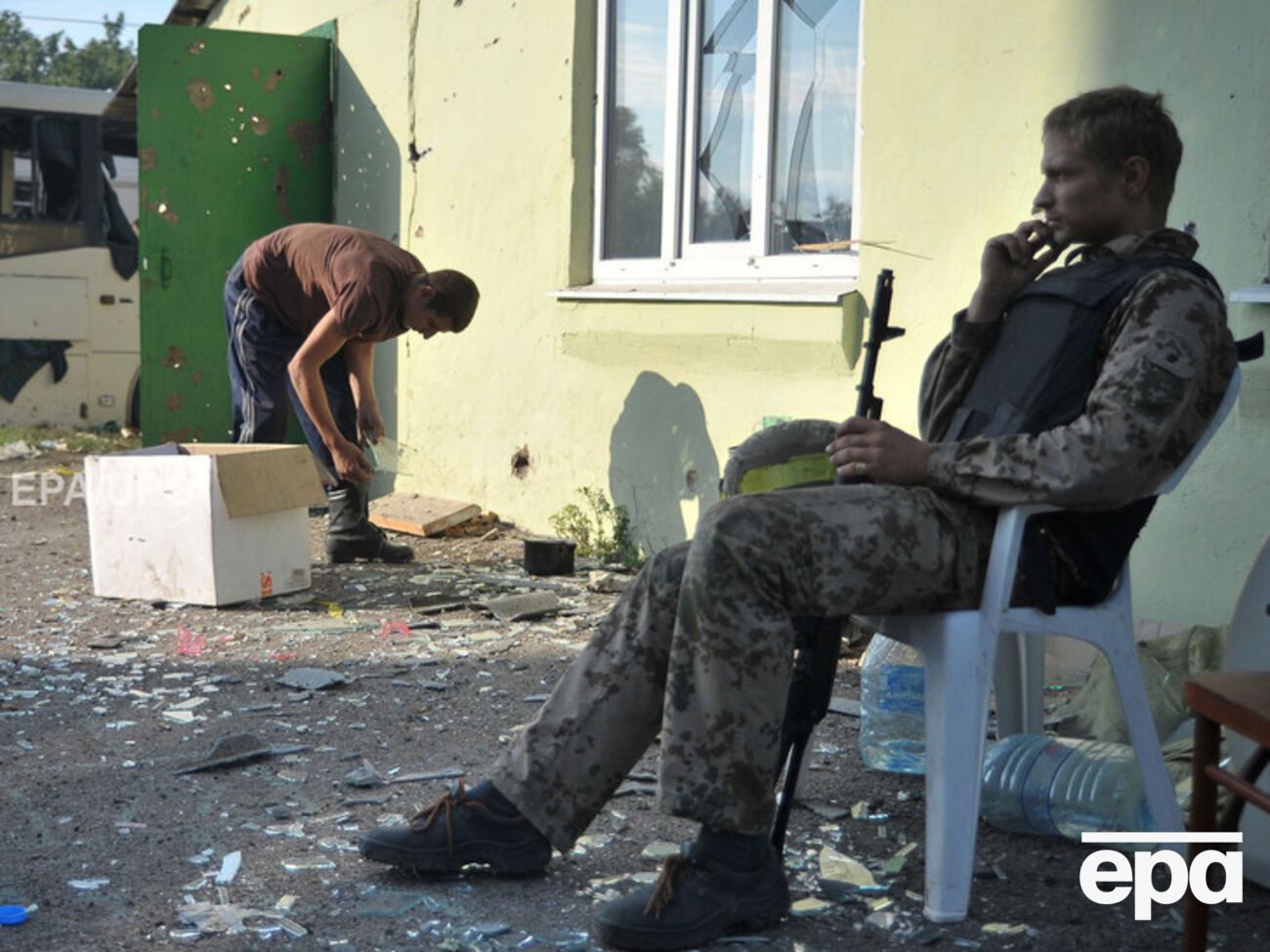 Надо привлечь специалистов, которые избавят от гангрены, восстановят кровоток и вернут здоровье всему государственному организму. Увы, сейчас закупорка кровотока происходит на уровне высшей власти Украины