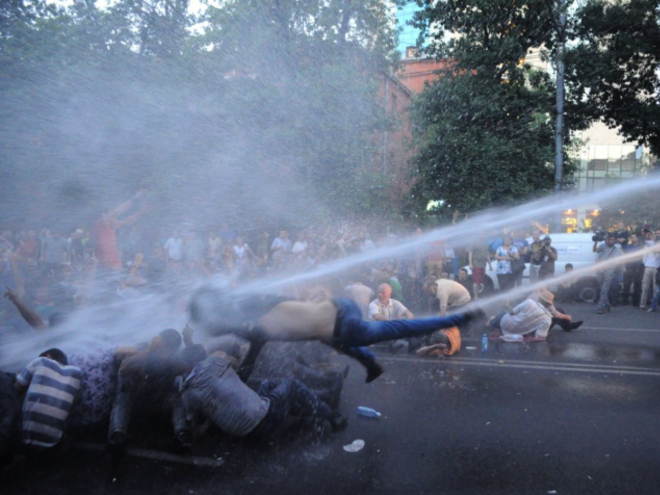 Разгон протестующих в Армении