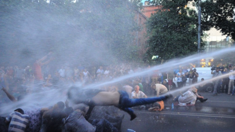 Разгон протестующих в Армении