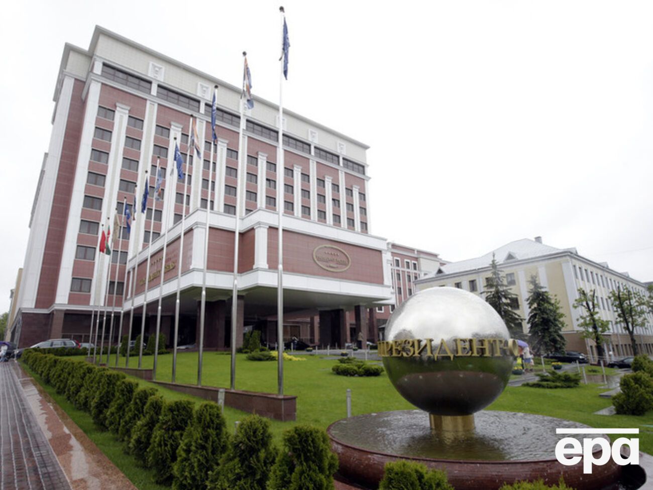 Заседание проходит в "Президент-отеле" в центре белорусской столицы