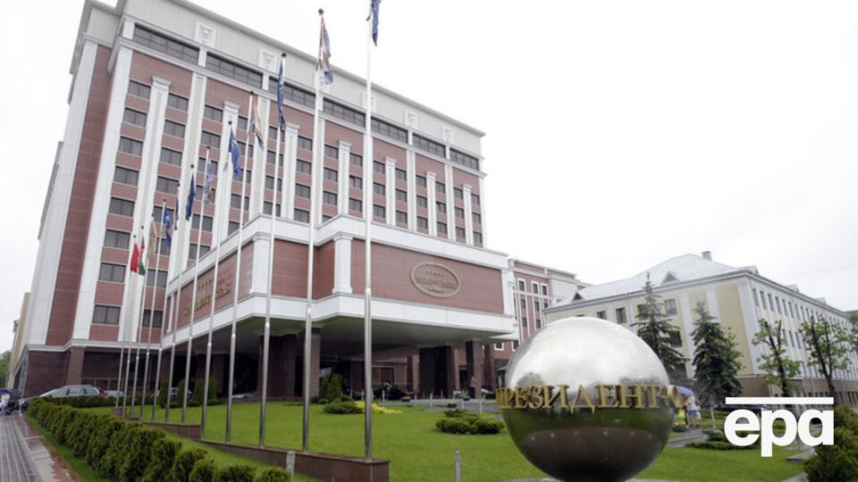 Заседание проходит в "Президент-отеле" в центре белорусской столицы