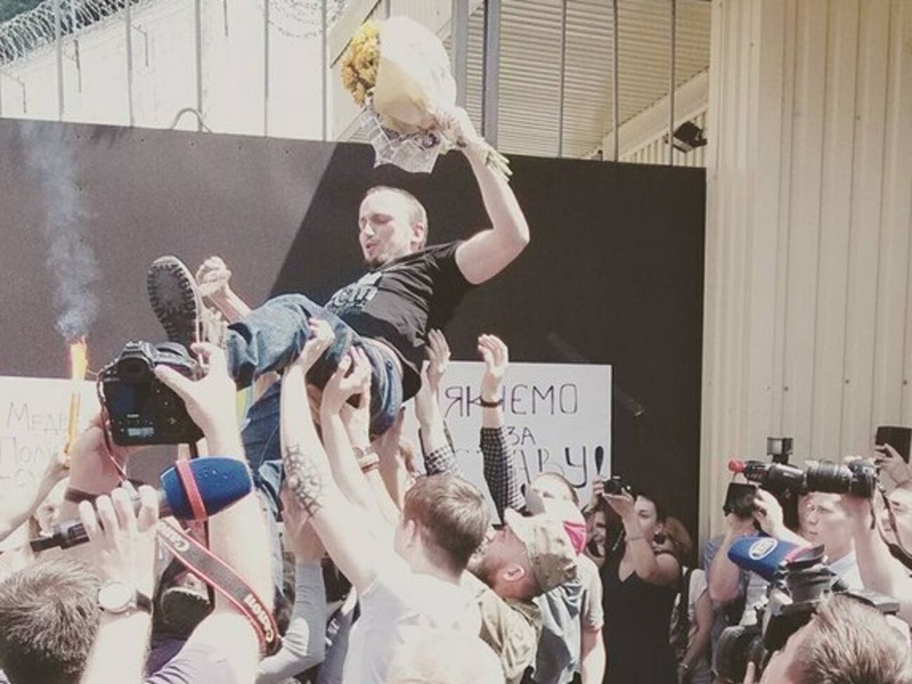 Подозреваемого в убийстве Бузины националиста выпустили под залог в 5 млн грн. Фоторепортаж