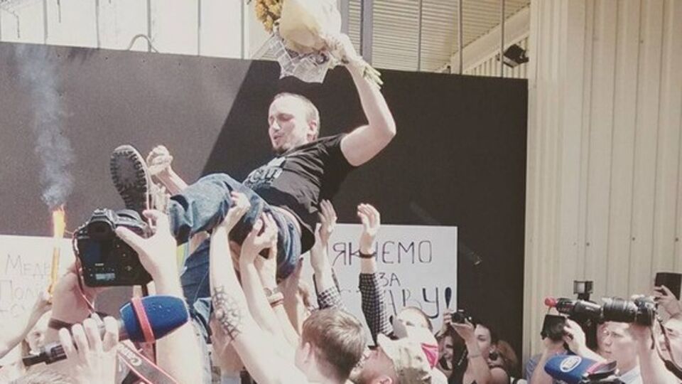 Подозреваемого в убийстве Бузины националиста выпустили под залог в 5 млн грн. Фоторепортаж