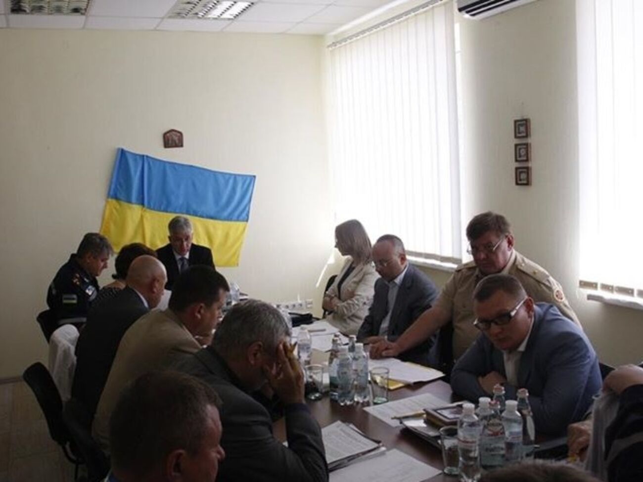 ГСЧС:&nbsp;На нефтебазе в уцелевших резервуарах находится около 1 тыс. 780 м&sup3; топлива