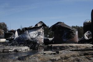 Штаб по ликвидации последствий чрезвычайной ситуации продолжает работать на нефтебазе "БРСМ-Нафта" в Киевской области в круглосуточном режиме