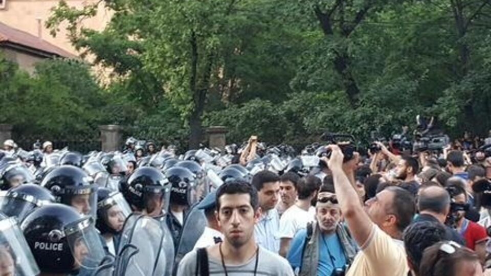 Переговоры полиции и участников акции протеста не принесли результата