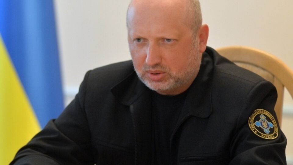 Турчинов: Оружие и техника, которые сегодня имеет наша армия, проектировались и производились в прошлом веке