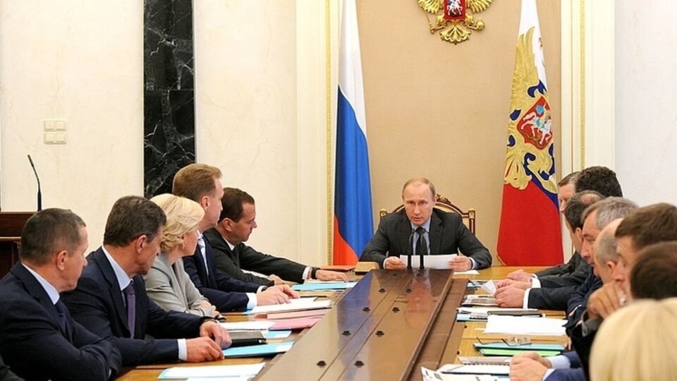 Владимир Путин провел совещание с российским правительством