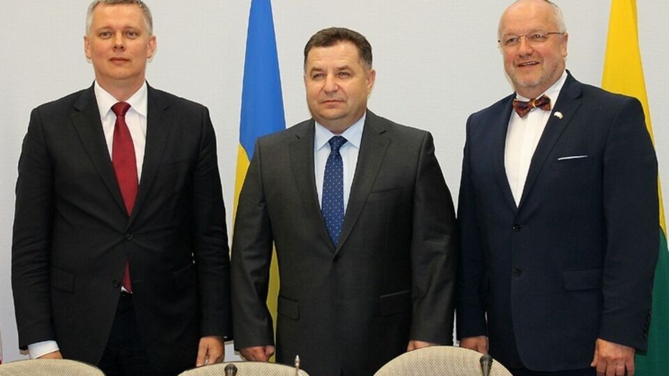 Министры обороны Украины, Польши и Литвы провели встречу в штаб-квартире НАТО