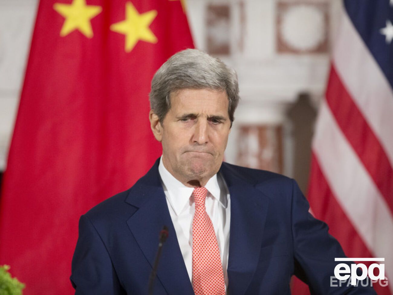 Керри заверил, что США не прослушивают Олланда