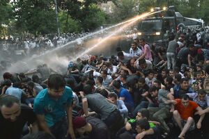 Протестующие не намерены расходиться