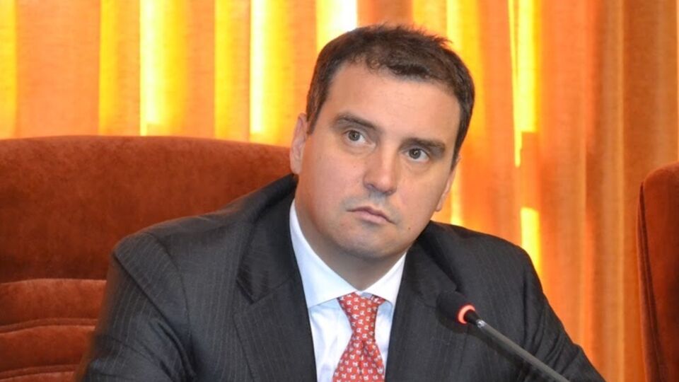 Абромавичус считает, что правительство должно помочь бизнесу в сложной ситуации