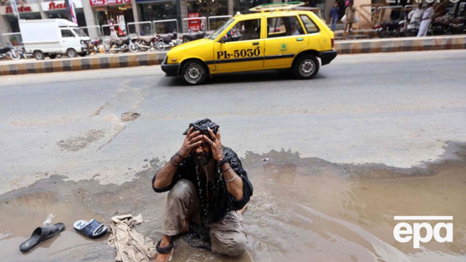 На юге Пакистана люди продолжают гибнуть от аномальной жары
