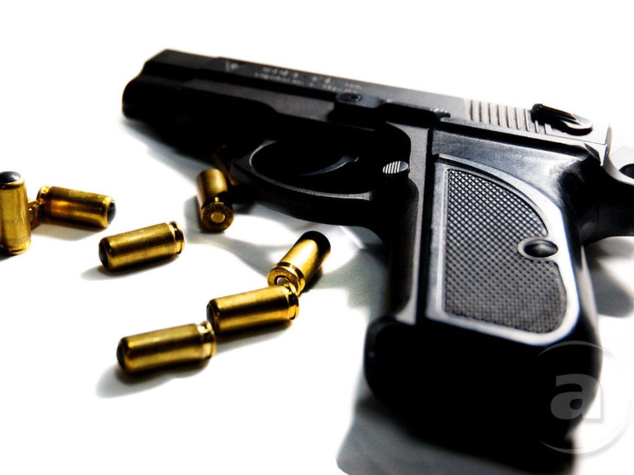 В Харькове неизвестные обстреляли пассажирский автобус