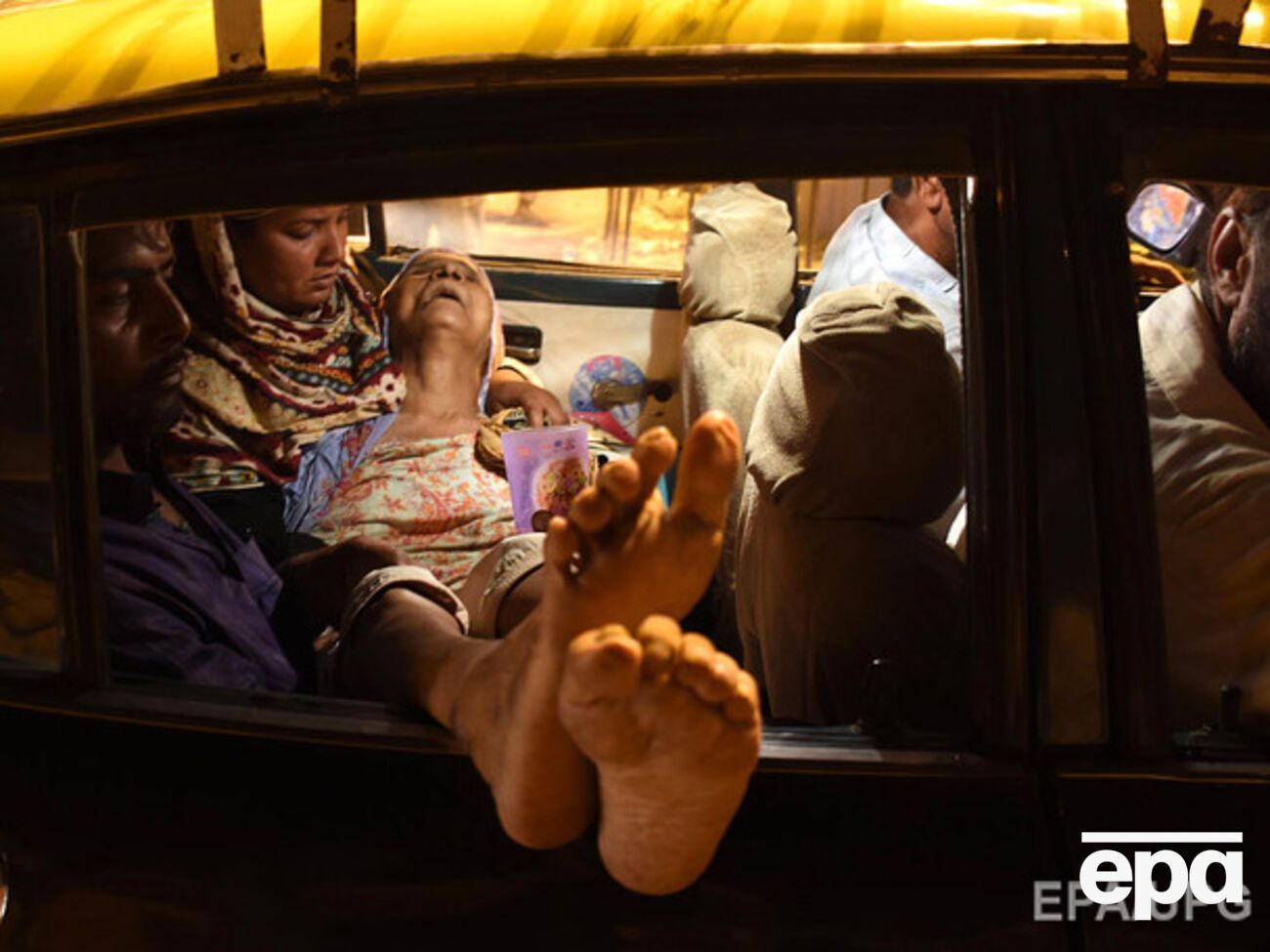 В Пакистане из-за жары погибли более 1000 человек. Фоторепортаж