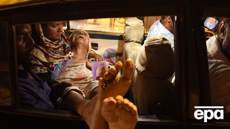 В Пакистане из-за жары погибли более 1000 человек. Фоторепортаж