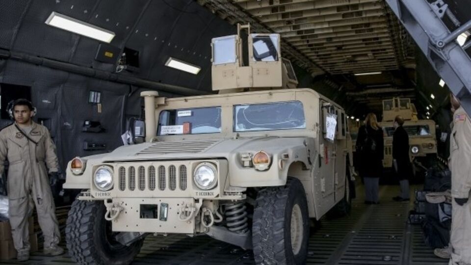 В середине июля в Украину прибудут еще 100 HMMWV