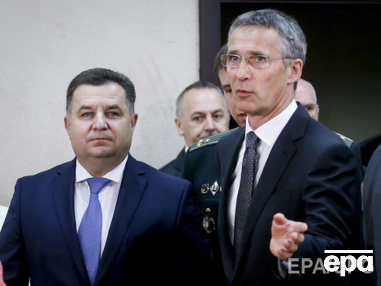 Министр обороны Украины Степан Полторак и генеральный секретарь НАТО&nbsp;Йенс Столтенберг