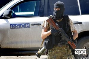 Тымчук: Три джипа с обозначениями "ОБСЕ" привезли боевикам прицеп