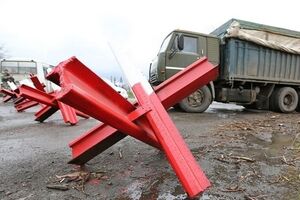 Билан: Через линию разграничения фуры с контрабандой идут караванами