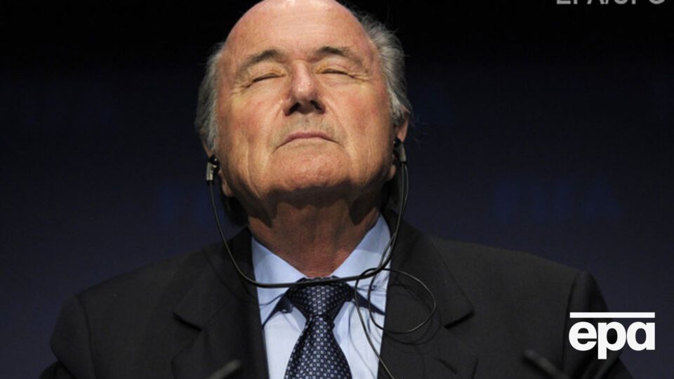 Йозеф Блаттер передумал уходить в отставку