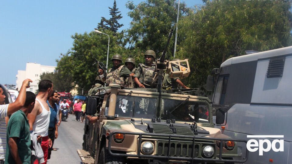 Террористы атаковали туристов на северо-востоке Туниса