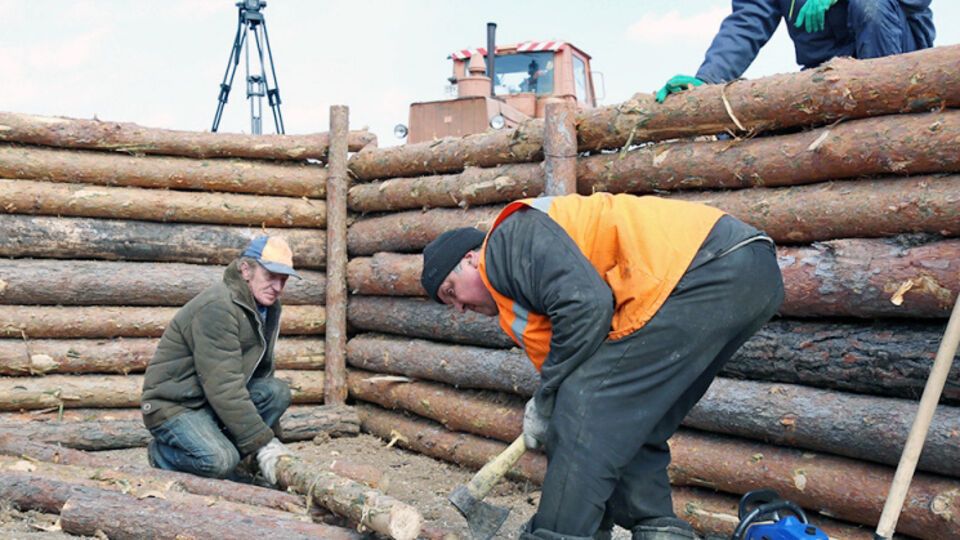 900 харьковских строителей участвовали в сооружении блокпостов в Луганской области