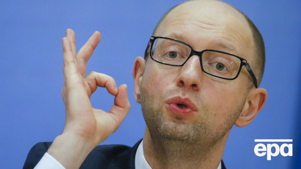 Яценюк назвал "байками" информацию о том, что правительство снизит тарифы