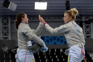 В финале Ольга Харлан, Алина Комащук и Елена Кравацкая одержали победу над командой Италии