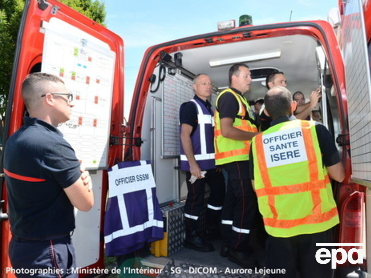 В результате&nbsp;нападения&nbsp;на завод в окрестностях Лиона один человек погиб и еще несколько человек получили ранения