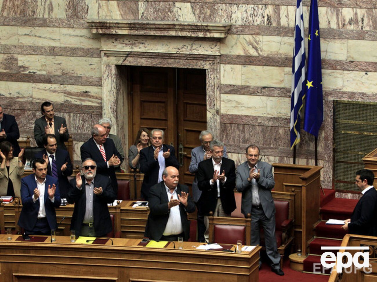 Депутаты парламента Греции поддержали идею референдума по вопросу госдолга страны