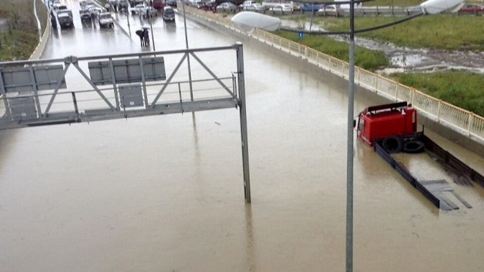 Улицы города затоплены после ливней