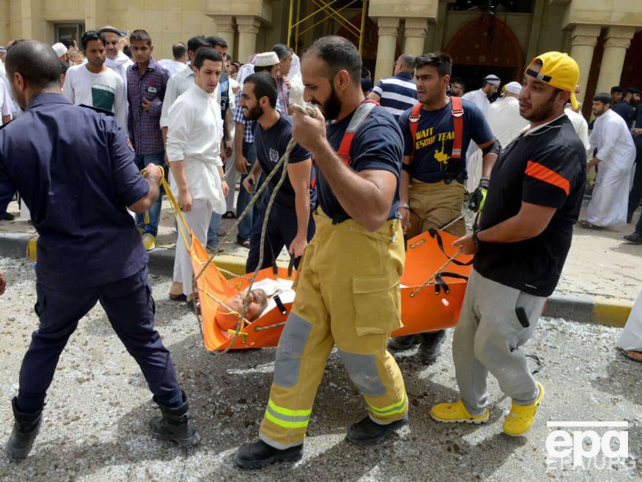 Смертник устроил взрыв в мечети во время пятничной молитвы