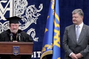 Почетный глава Могилянки Брюховецкий по просьбе президента Украины рассказал анекдот про Порошенко и Васю Соняха. Видео