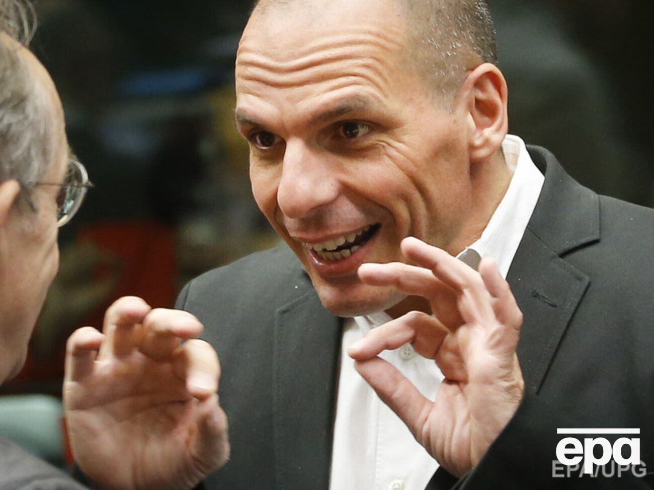 Варуфакис ожидает решения ЕЦБ