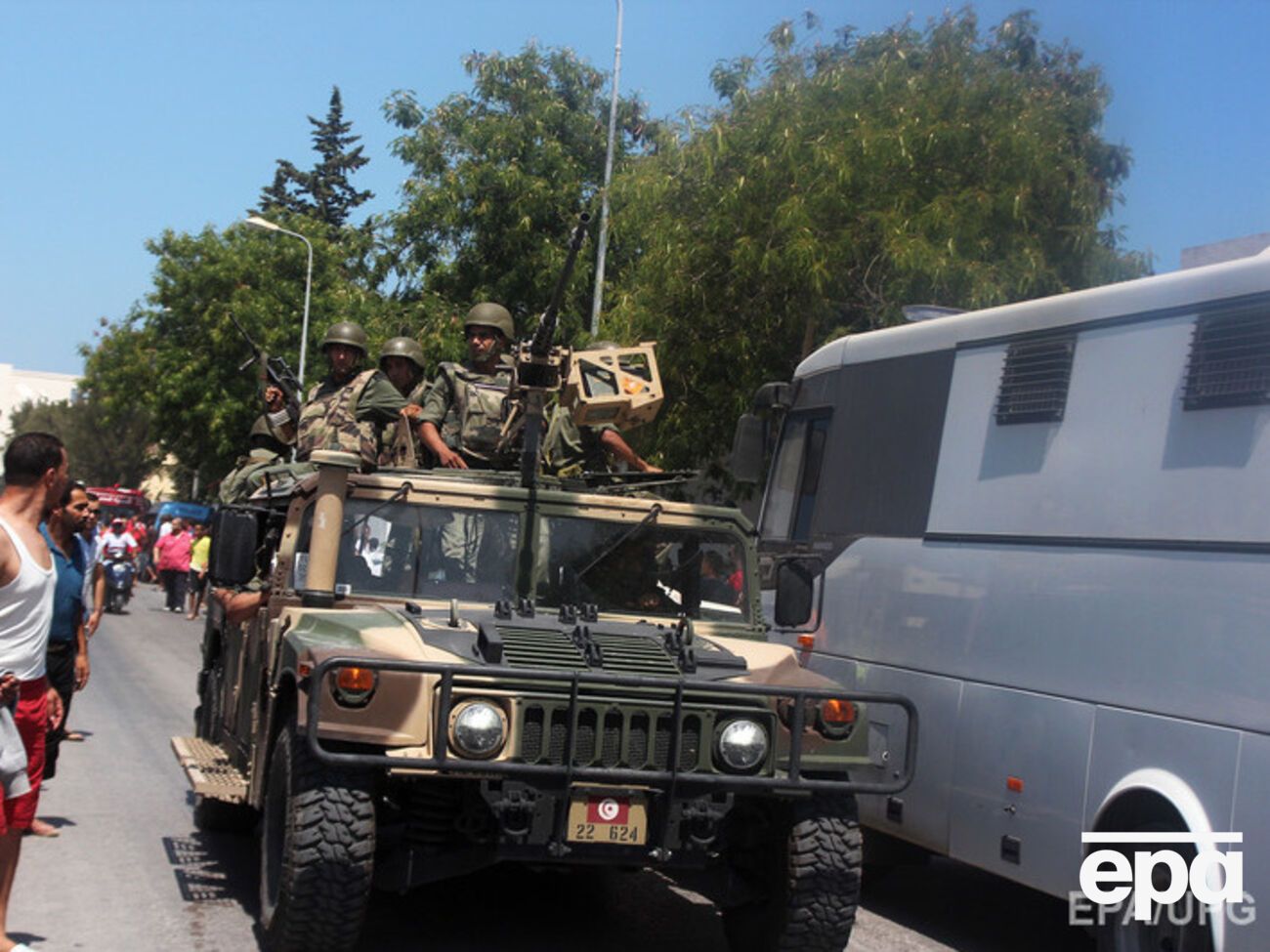 После теракта в Тунисе усилены меры безопасности