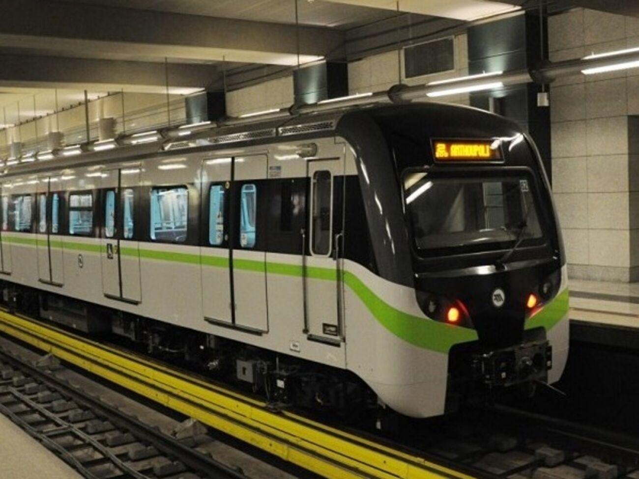 Проезд в афинском метро неделю будет бесплатным