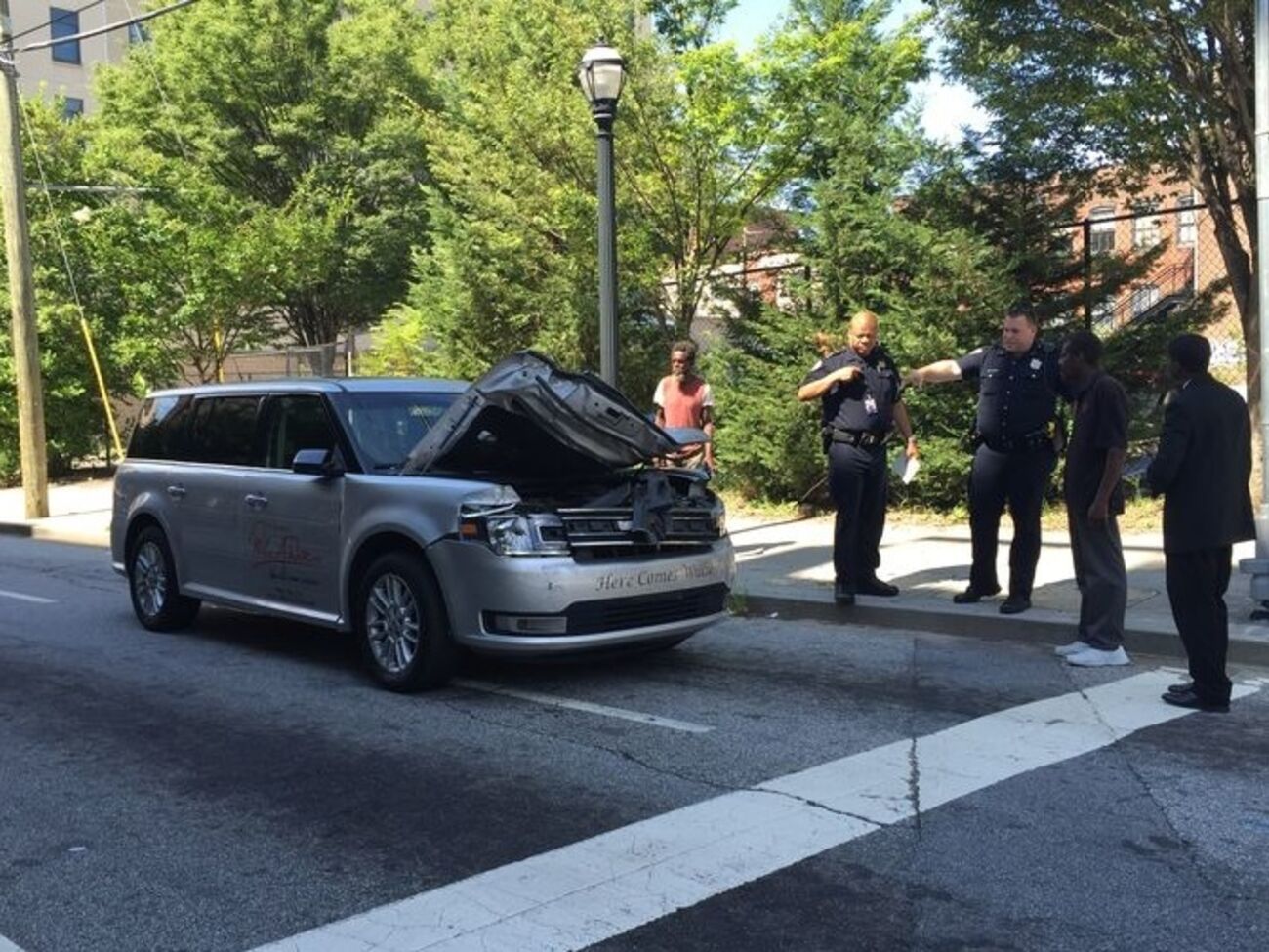 Поврежденный катафалк был найден неподалеку от больницы