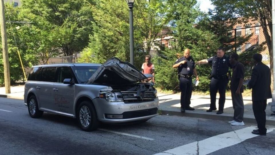 Поврежденный катафалк был найден неподалеку от больницы