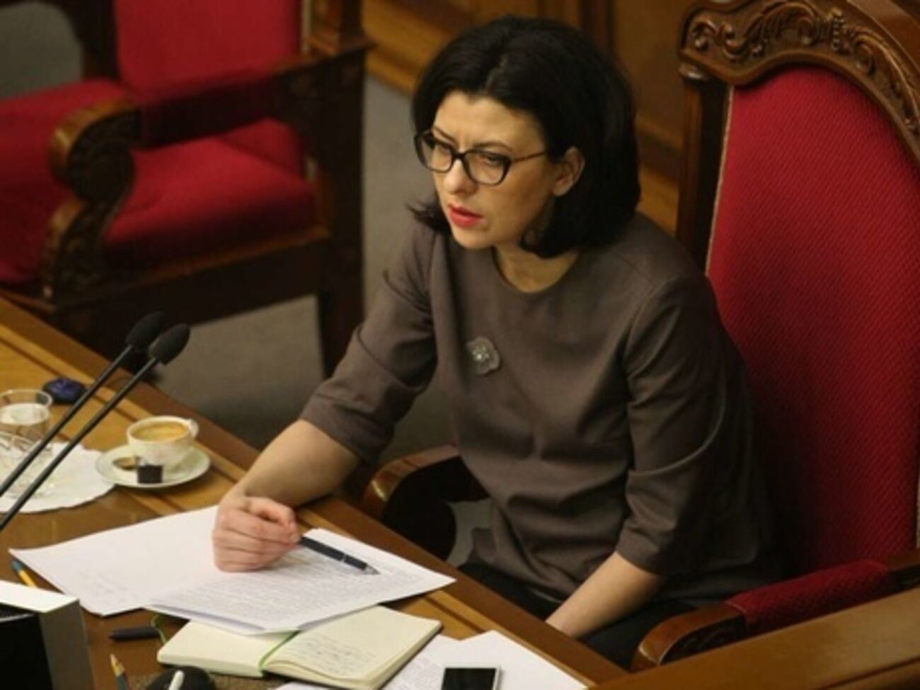 Сыроед: Если исполнительная власть на местах (префекты) подчинена президенту, а президент не подчинен парламенту, то какая же это парламентская демократия?