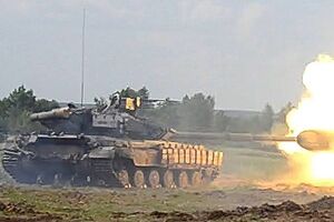Украинские танкисты проводят боевые учения