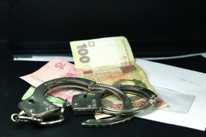 Замдекана ВУЗа Харькова попался на взятке